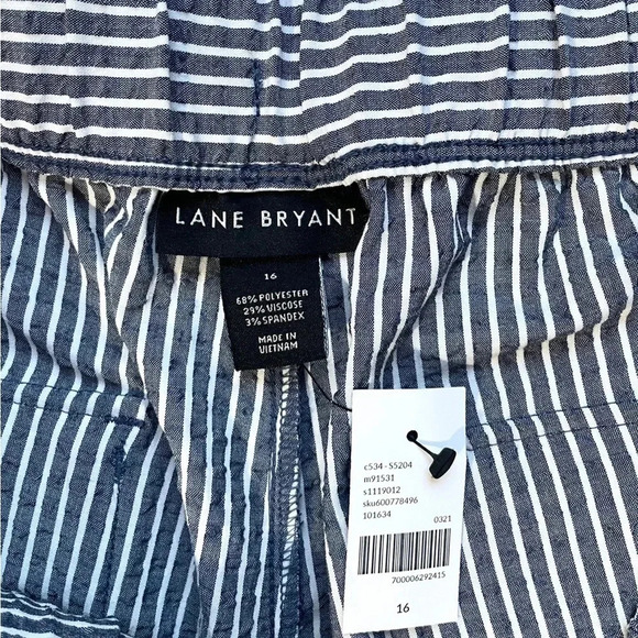 NWT Lane Bryant Mid-Rise Striped Shorts - Picture 2 of 3